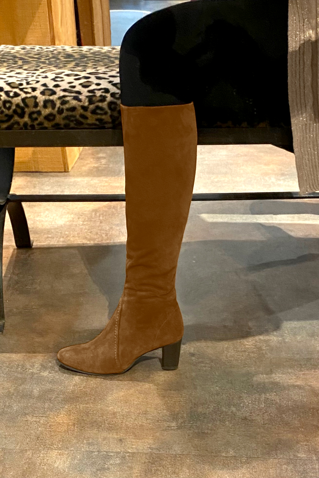 Caramel brown women's feminine knee-high boots. Round toe. Medium block heels. Made to measure. Worn view - Florence KOOIJMAN